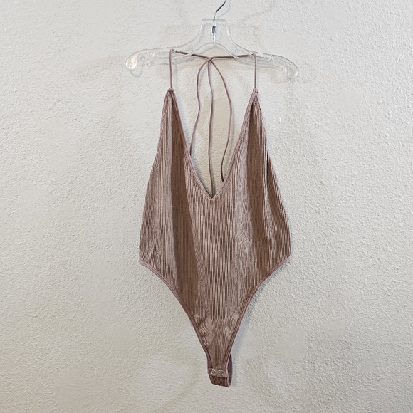 Forever 21 Seamless Caged Back Ribbed Bodysuit Rose Size M/L - Picture 1 of 5